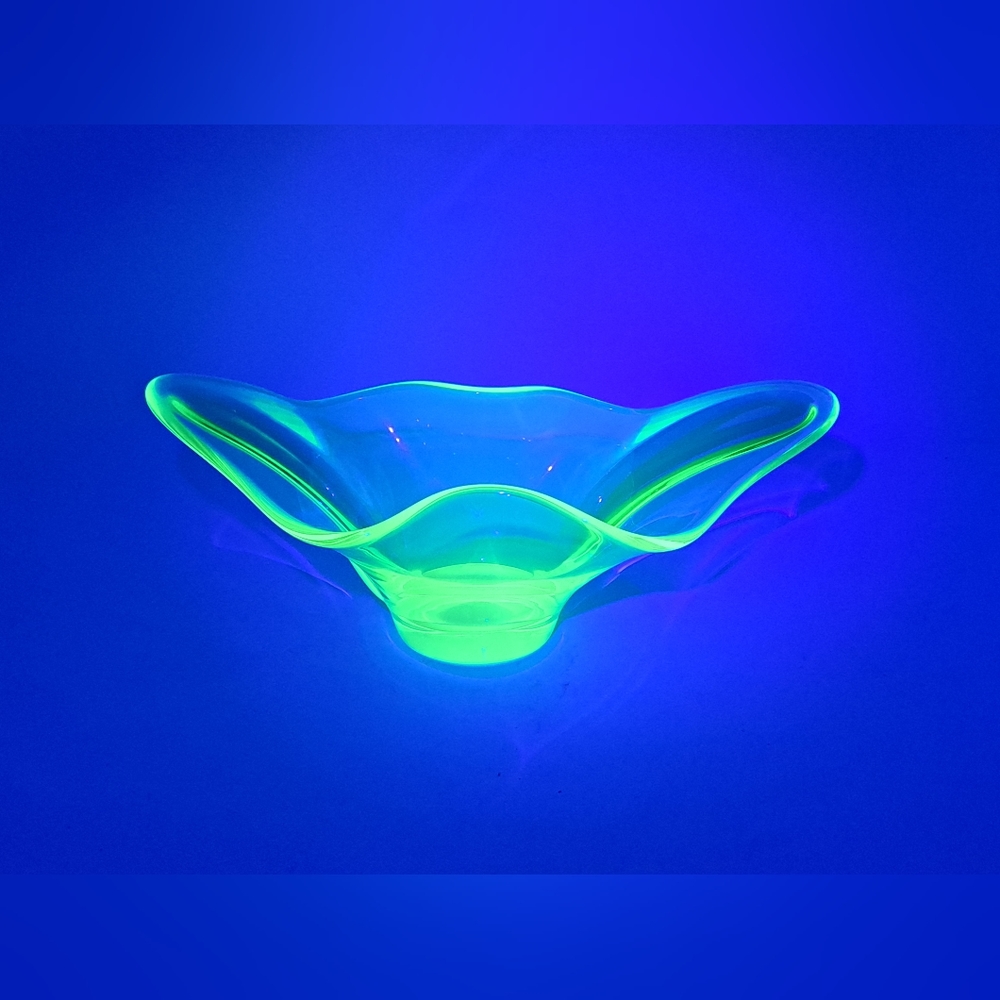 Green Viking? Uranium Art Glass Console Dish